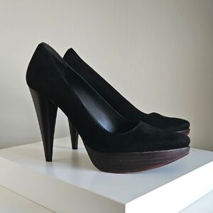 STUART WEITZMAN Elegant Black Suede Leather Women's Heels - Size US 6
